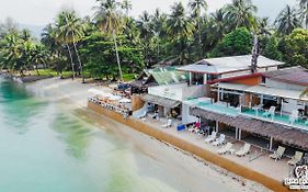 Lipa Lodge Beach Resort